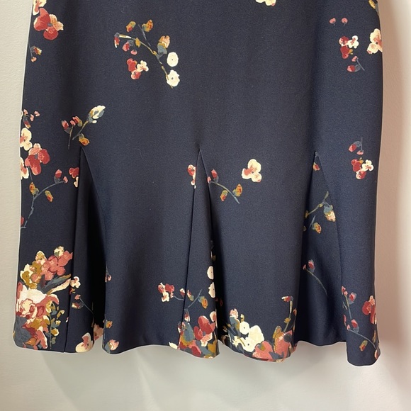 Ralph Lauren dress floral A line with pleated hem in navy. Size 6. - Picture 2 of 11